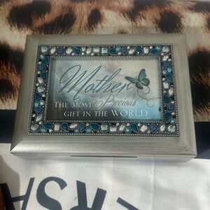 Small  singing mom gift box